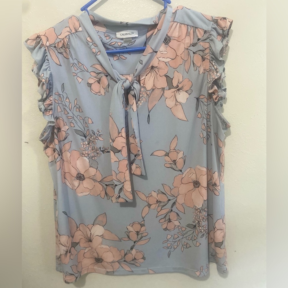 Calvin Klein Women's Blue and Pink Floral Blouse